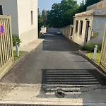 Avenue De Champagne Private Parking