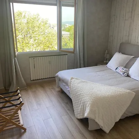 Avenue De Champagne Private Parking Apartament *