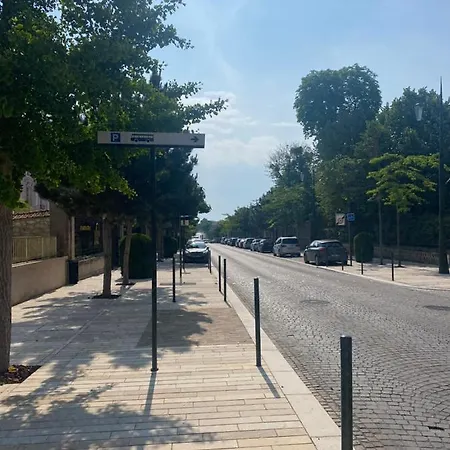 Avenue De Champagne Private Parking Апартаменты *