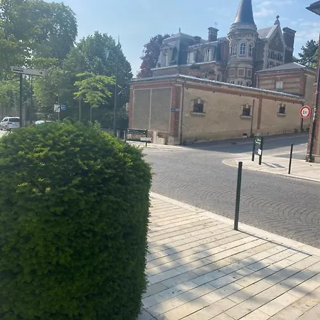 Avenue De Champagne Private Parking Apartment *
