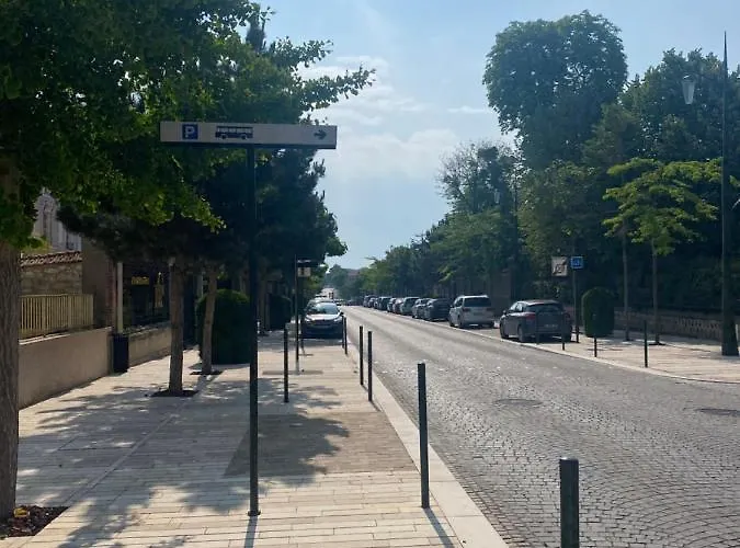 Avenue De Champagne Private Parking Apartment *