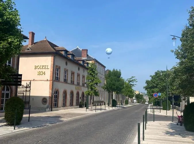 Avenue De Champagne Private Parking Apartment *